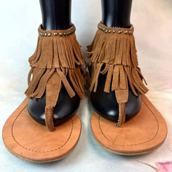 Steve Madden Surrie Brown Suede Leather Studden Ankle Fringe Moccasin Sandals - Picture 2 of 9
